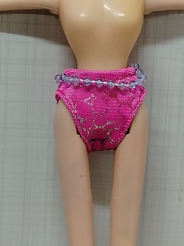 شورت عروسک باربی مجلسی منجوق‌دوزی شده با پارچه ساتن طرح‌دار