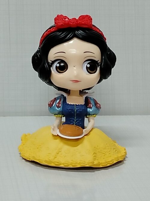 Snow White cake figure – فیگور سفید برفی کیک به دست اورجینال دیزنی، سایز ۱۲ سانت، توپر و باکیفیت، مناسب کلکسیون و دکور