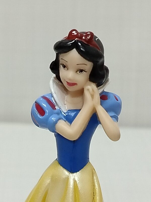 Snow White Original Figure – فیگور سفید برفی اورجینال دیزنی، سایز ۱۰ سانتی، بدنه مقاوم و طراحی ظریف