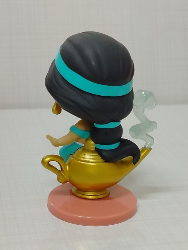 Jasmine Magic Lamp Disney Figure – فیگور جاسمین نشسته روی چراغ جادو اورجینال دیزنی کلکسیونی