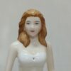 مجسمه آنتیک پرنسس کلاسیک Royal Doulton چینی استخوانی دست‌ساز ۱۸ سانتی