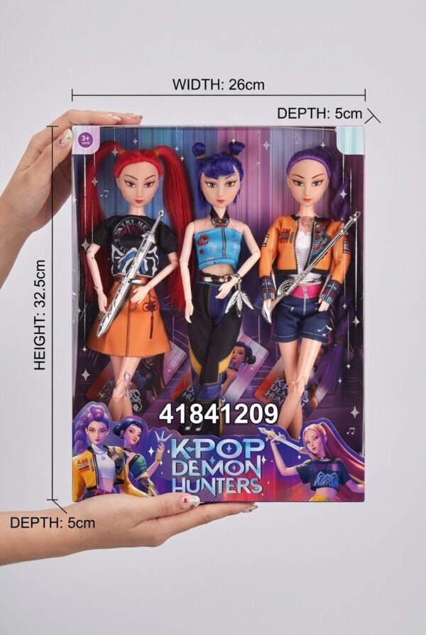 ست ۳ عددی عروسک موزیکال K-Pop Demon Hunters با جعبه، شامل شخصیت‌های رومی، میرا و زویی، مفصلی و دارای ساز