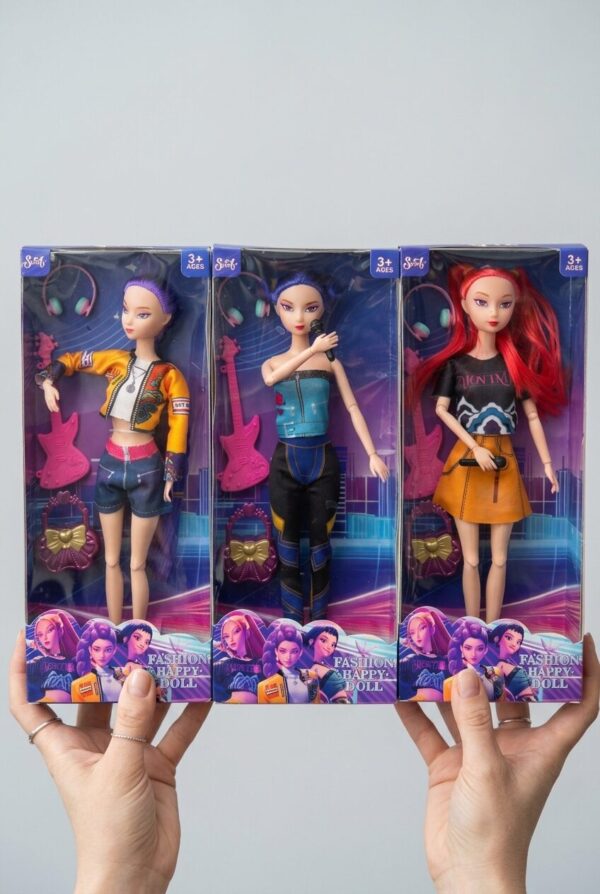 K-Pop Demon Hunters Musical Doll Set 3 Pack ست ۳ عددی عروسک موزیکال K-Pop Demon Hunters با لوازم جانبی شامل گیتار و میکروفون داخل جعبه