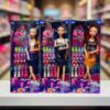 ست عروسک موزیکال شکارچیان شیاطین کی‌پاپ K-POP شامل زویی، رومی و میرا با لوازم جانبی، کفش‌های قابل تعویض و بسته‌بندی هدیه