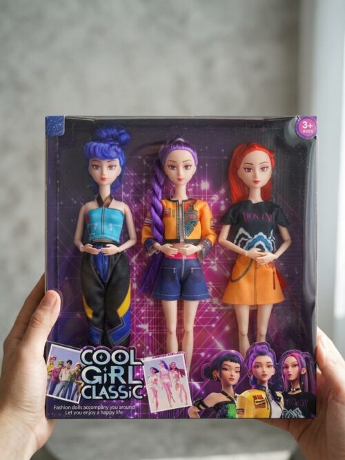 پک ۳ عددی عروسک موزیکال K-POP Demon Hunters مدل Cool Girl Classic با لباس فانتزی، موهای رنگی و مفاصل حرکتی