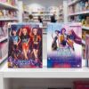 ست ۳ عددی عروسک موزیکال شکارچیان شیاطین کی پاپ K-POP شامل رومی، زویی و میرا در جعبه اصلی
