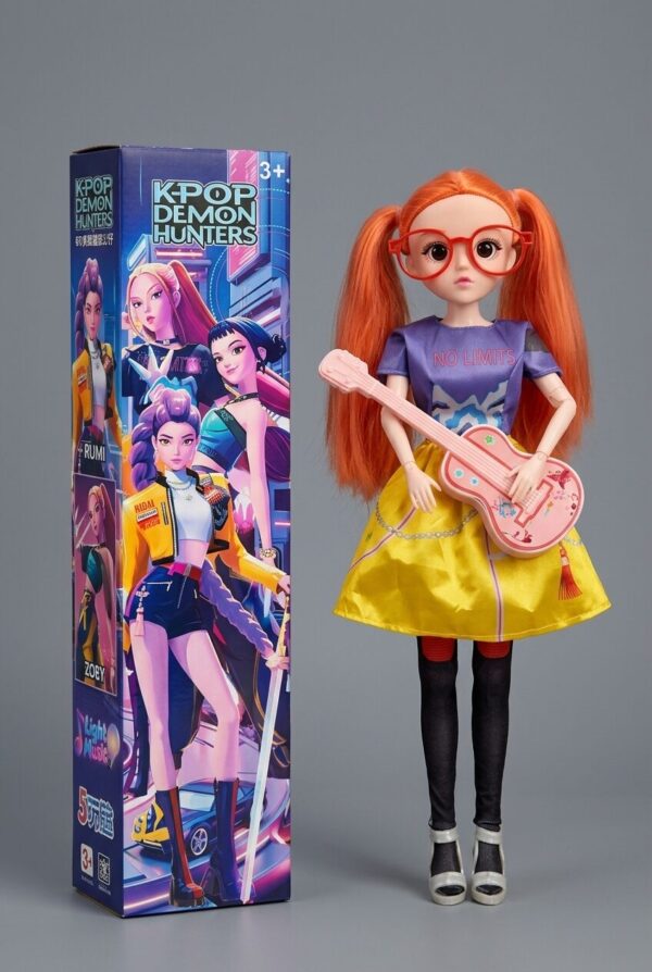 Mira K-Pop Demon Hunters Musical Doll عروسک میرا K-Pop Demon Hunters با موهای بلند صورتی، گیتار، مفصلی، موزیکال و دارای نور.