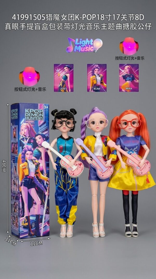 K-Pop Demon Hunters Musical Doll Set 48cm عروسک موزیکال K-Pop Demon Hunters مدل رومی، زویی و میرا با قد ۴۸ سانتیمتر، مفصلی، دارای نور، موسیقی، گیتار و جعبه کادویی.